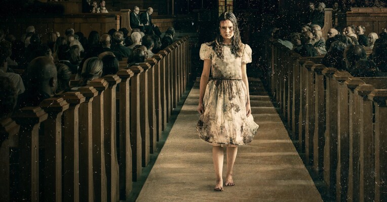 جن گیر: معتقد - پس‌زمینه