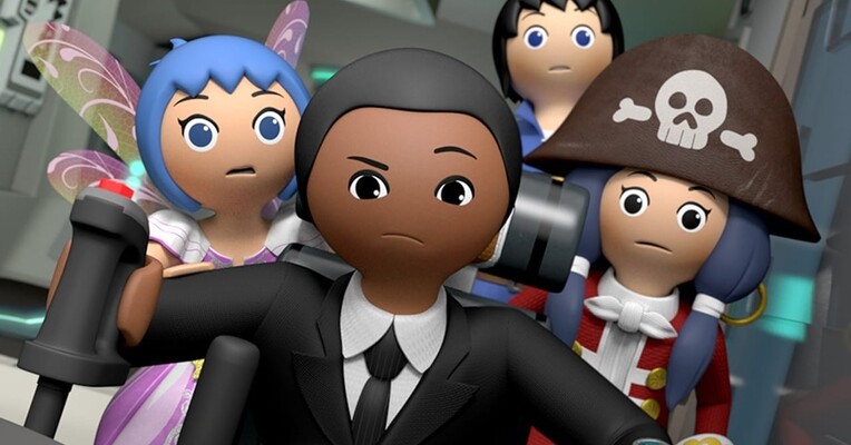 سوپر ۴ - پس‌زمینه