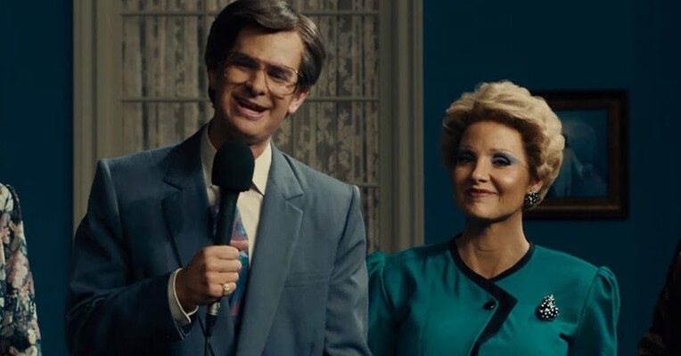 چشمان تامی فی - پس‌زمینه