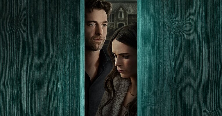 درب زیرزمین - پس‌زمینه