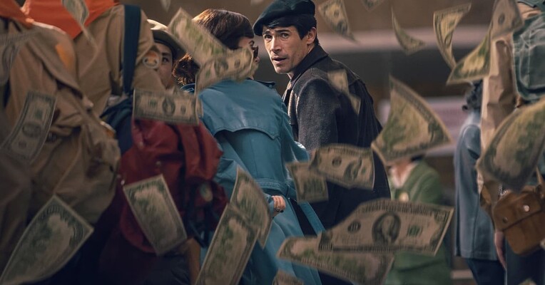 مرد عمل - پس‌زمینه