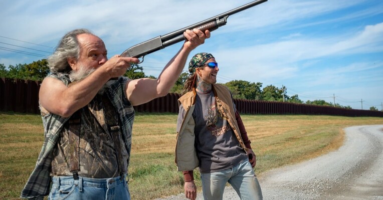 آدمکش - پس‌زمینه