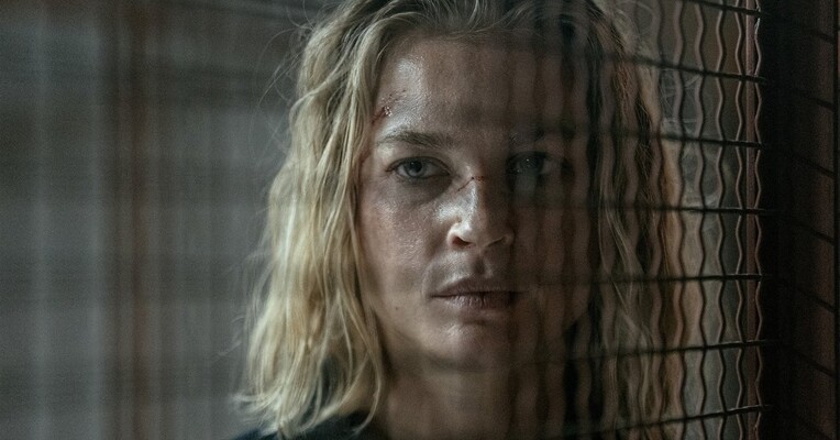 خارج از قلمرو - پس‌زمینه