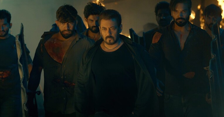 سیکندر - پس‌زمینه