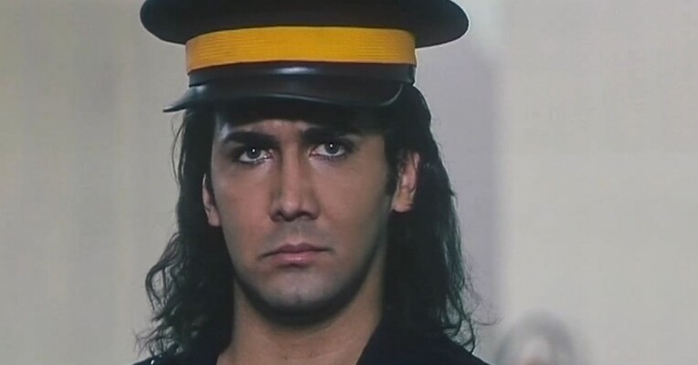 سیزده گربه روی شیروانی - پس‌زمینه