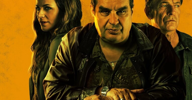 فری - پس‌زمینه