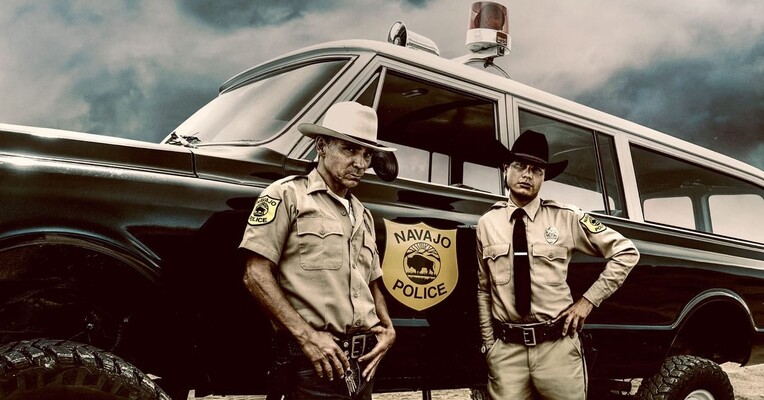 بادهای تاریک - پس‌زمینه