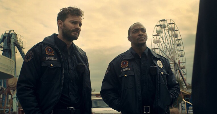 همزمان - پس‌زمینه