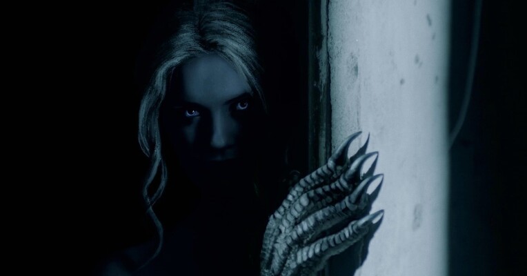 نقاشی‌های نفرین‌شده - پس‌زمینه