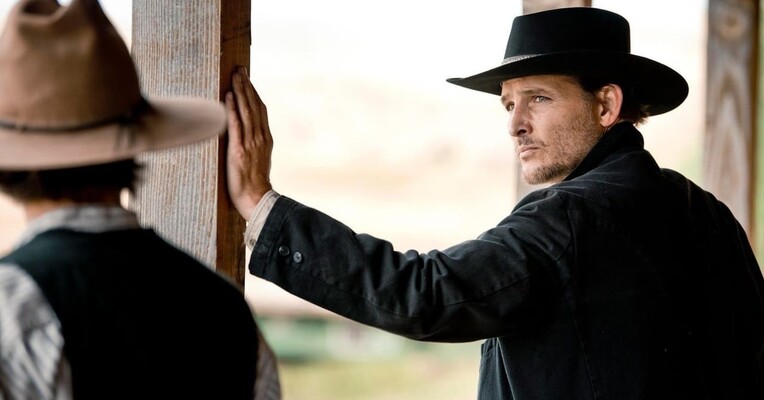 فیلم گلوله را بگیر - پس‌زمینه