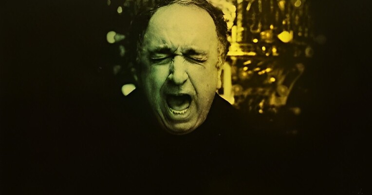 بوی کافور، عطر یاس - پس‌زمینه