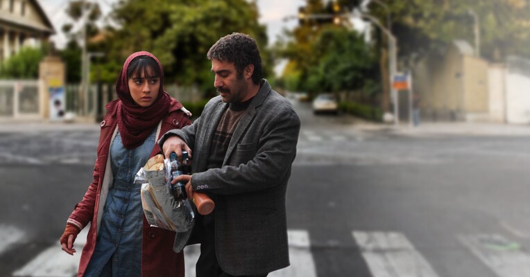 فراری - پس‌زمینه