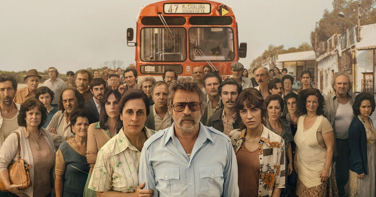 ۴۷ - پس‌زمینه