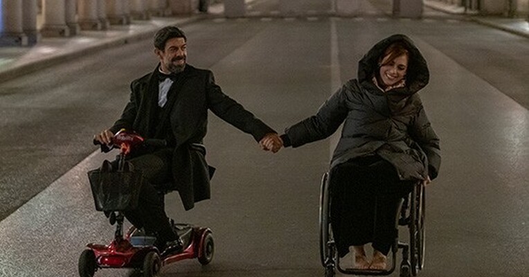 به سوی تو بدو - پس‌زمینه