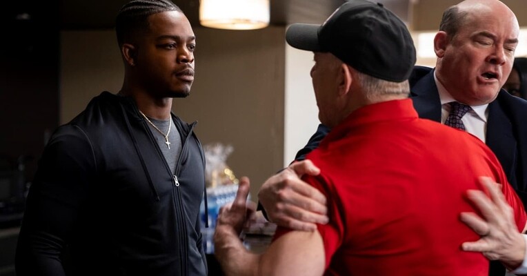 قهرمانان ملی - پس‌زمینه