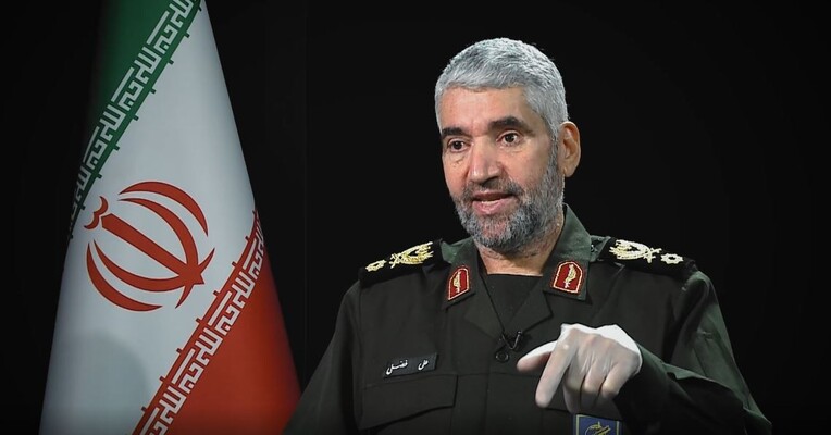 تولد یک فرمانده - پس‌زمینه