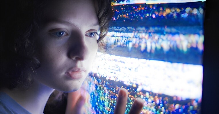 ناشنیده - پس‌زمینه