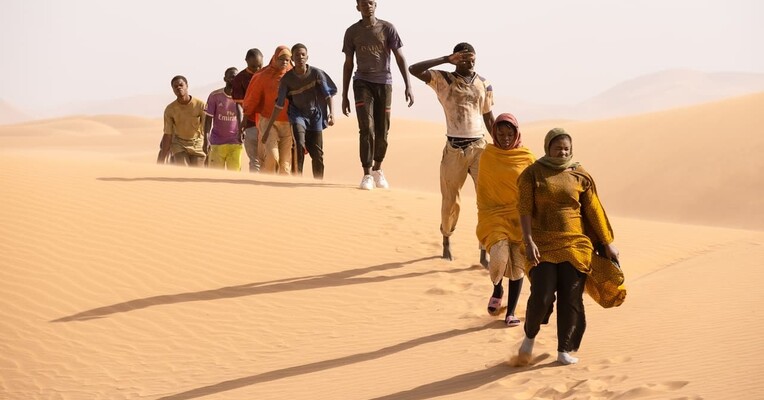 من کاپیتان هستم - پس‌زمینه