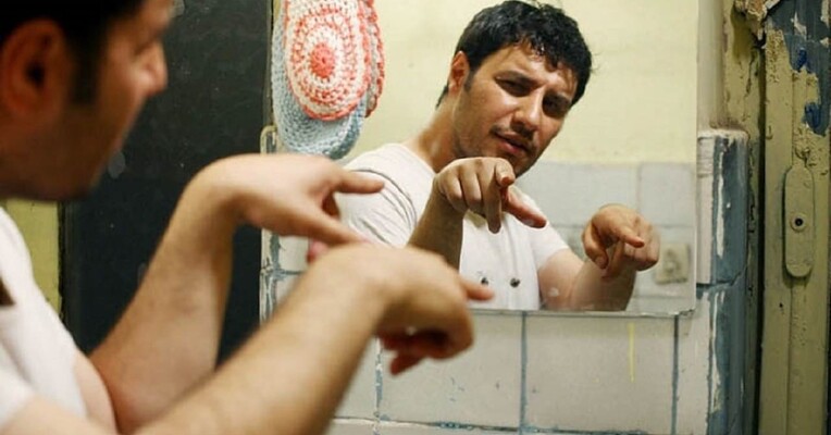 در مدت معلوم - پس‌زمینه