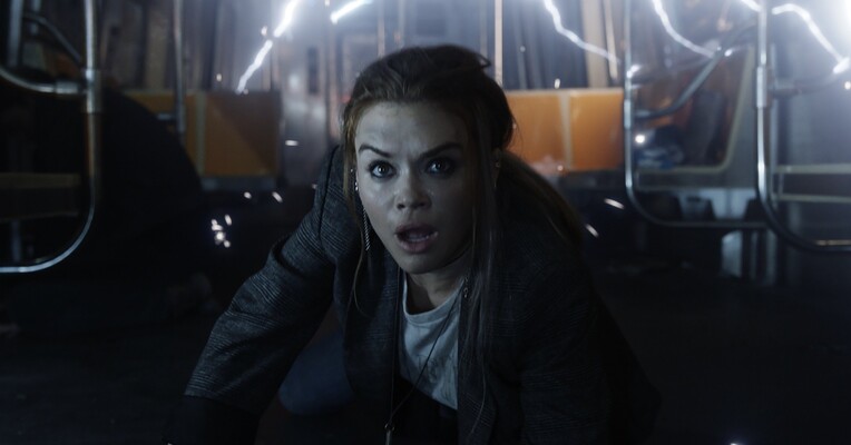 اتاق فرار : جدال قهرمانان - پس‌زمینه