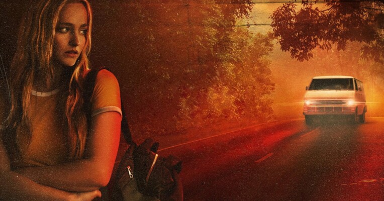 مردی با ون سفید - پس‌زمینه