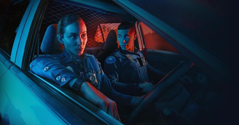 تماس اضطراری - پس‌زمینه