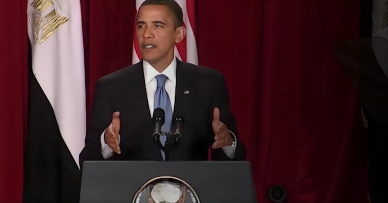 انقلاب در خیابان رزولت - پس‌زمینه