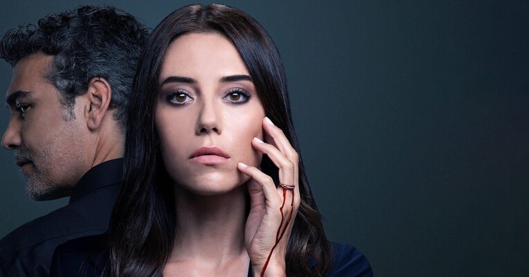 بی وفا - پس‌زمینه