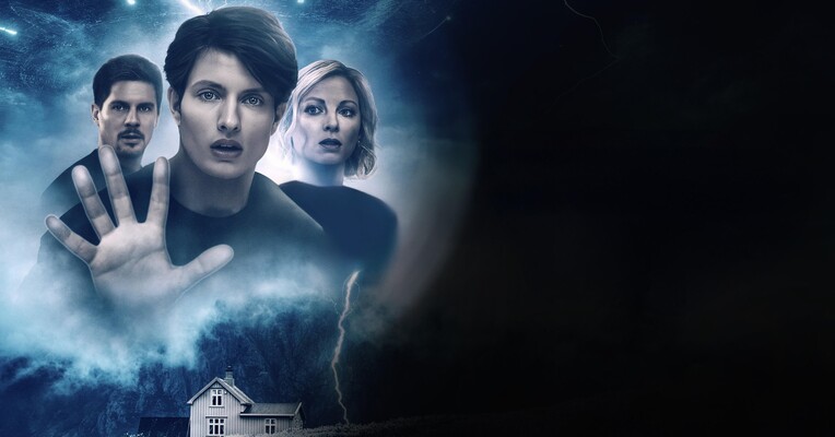 گرفتار در مهمانسرا - پس‌زمینه