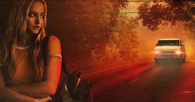  تصویر مردی با ون سفید