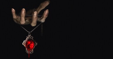  تصویر گردنبند نفرین شده